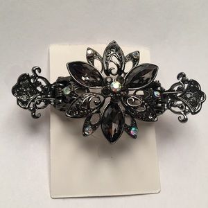 Gray TriPetal Flower Hair Clip